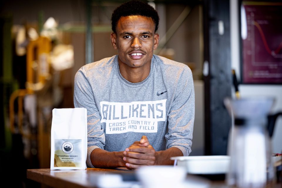 Firaol Ahmed, a Saint ֱοƵ University junior and a Billiken track and field athlete was named a St. ֱοƵ Inno Under 25 for 2023. Ahmed founded Moii Coffee last winter. 