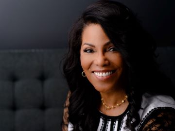 Ilyasah Shabazz, daughter of Malcolm X and Betty Shabazz, will give the keynote address at the 12th annual Martin Luther King Jr. Memorial Tribute, hosted by Saint ֱοƵ University and the Urban League of Metropolitan St. ֱοƵ, on Thursday, Jan. 18, 2024. The MLK memorial tribute will be held this year after the start of the spring term. Students are encouraged to attend.